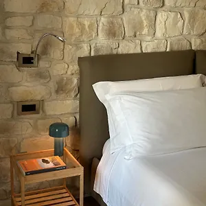 https://olivia-rooms.sicilyhotelsitaly.net